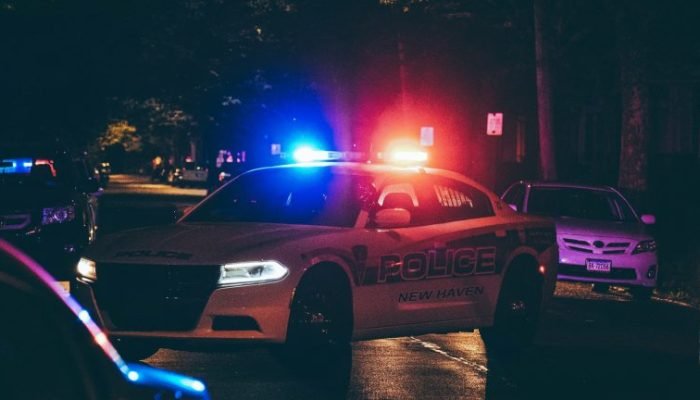 Boneca foi encontrada dentro de mala na Austrália (Foto: Unsplash)